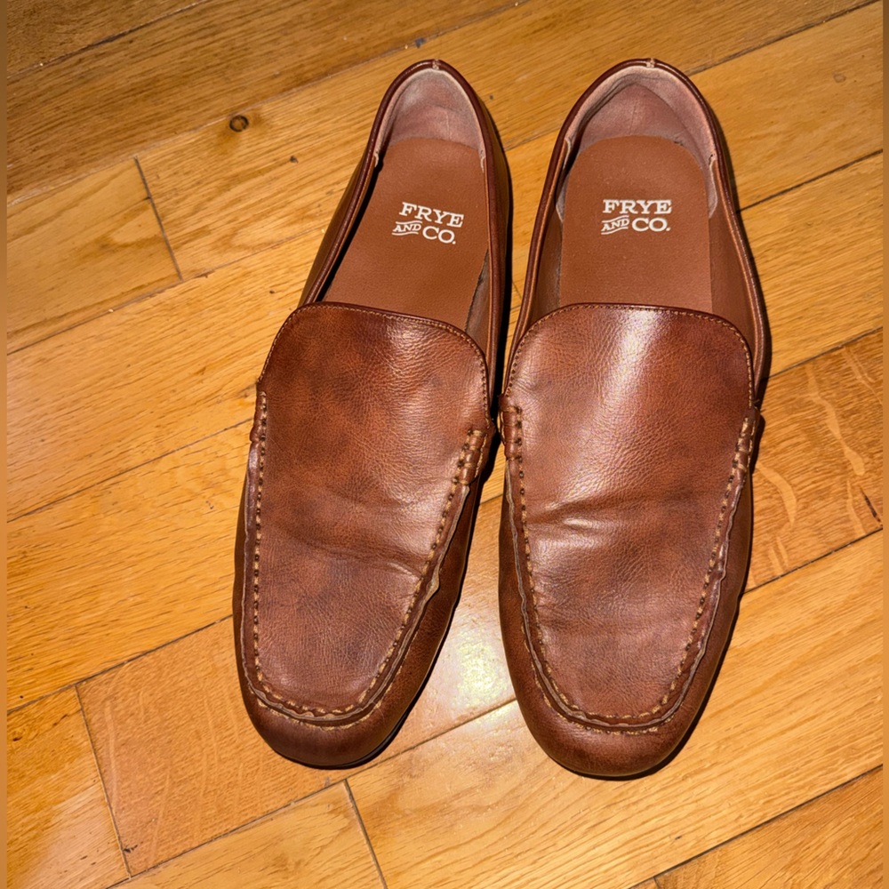 FRYE AND CO. Tan Leather Loafers